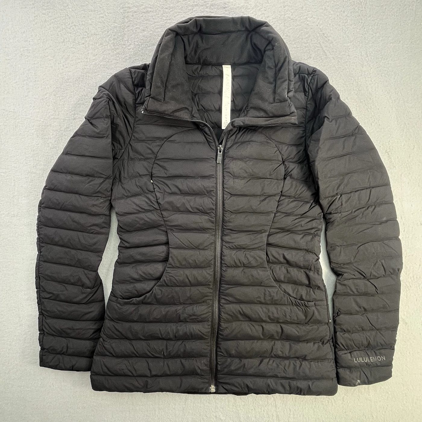 Pre-owned lululemon Pack It Down Jacket in Glyde with 700-fill goose down fabric, graded for wholesale resale