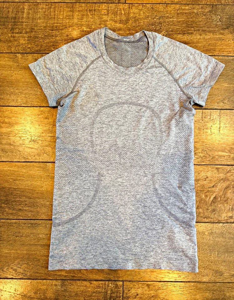 Pre-owned lululemon Swiftly Tech Short Sleeve in Seamless Swiftly fabric, graded for wholesale resale